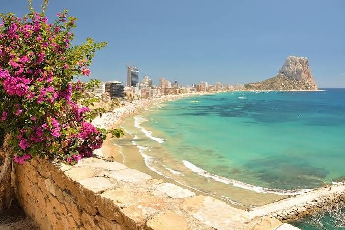 Le Peñón de Ifach dominant la baie de Calpe